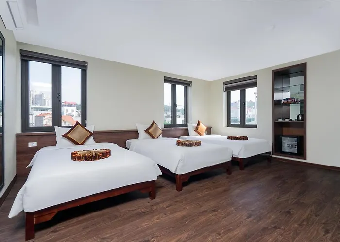Khách sạn Boston Hạ Long