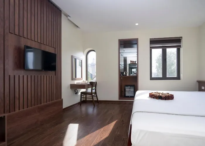 Boston 3* Hạ Long