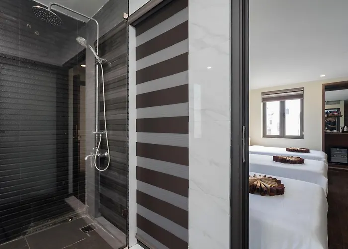 Khách sạn Boston 3*